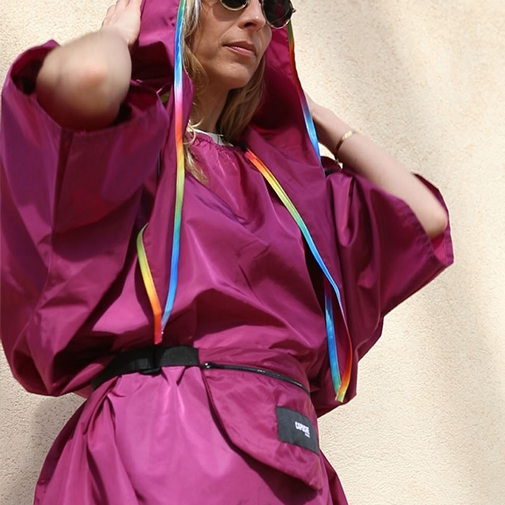 Capuche Paris - Cape de Pluie Unie Fuschia / Biais Arc-en-Ciel